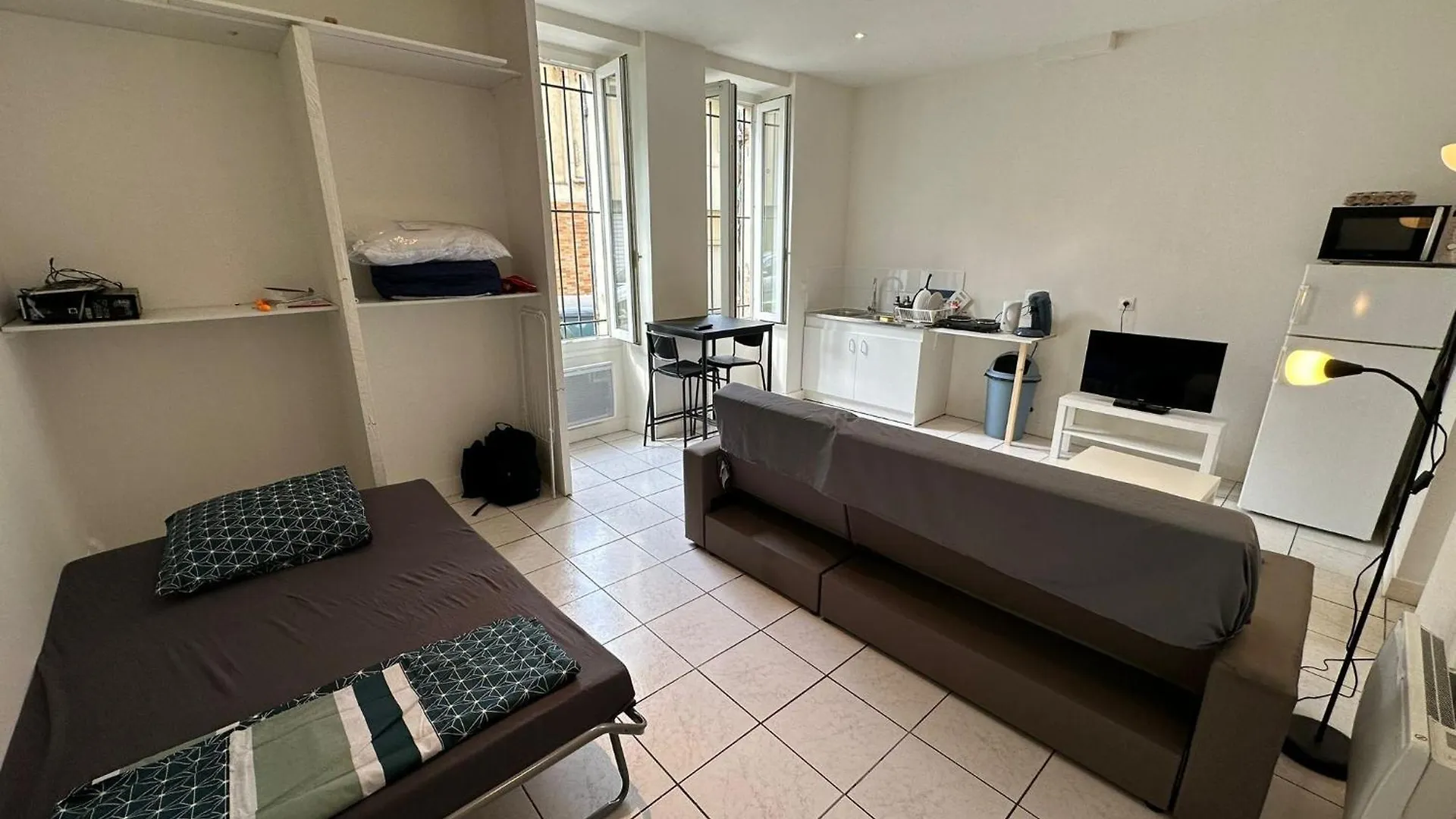 One Bed In Shared Room - Chambre Partagee Marseille 0*,  France